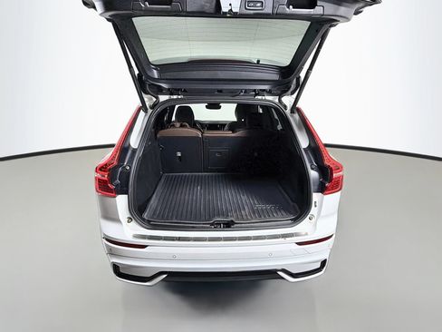 Certified 2024 Volvo XC60 B5 Plus w/ Protection Package Premier AWD/4WD image 27