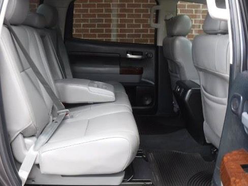 Used 2012 Toyota Tundra Limited w/ Platinum Pkg image 12