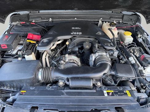 Used 2021 Jeep Wrangler Sport image 9