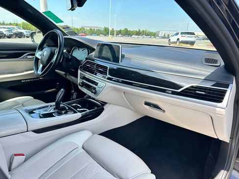 Used 2017 BMW 750i xDrive AWD/4WD image 10