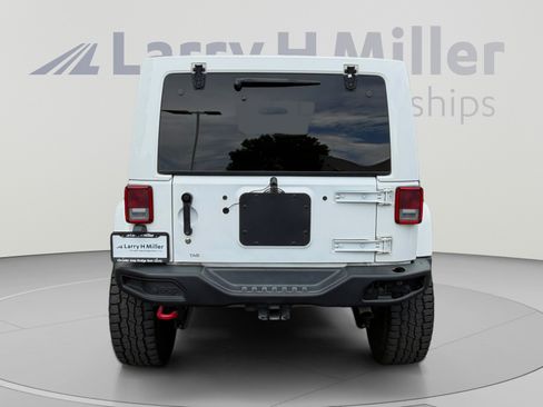 Used 2016 Jeep Wrangler Unlimited Rubicon AWD/4WD image 4