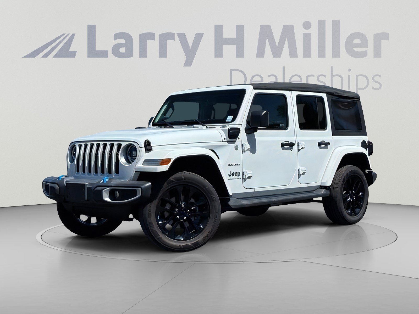 Used 2023 Jeep Wrangler Unlimited Sahara AWD/4WD image 2
