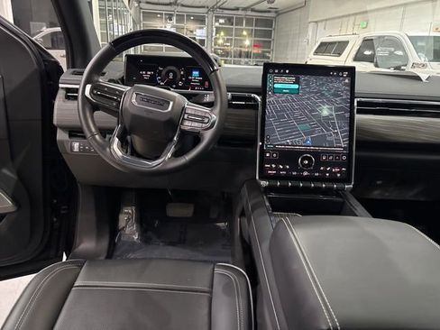 Used 2025 GMC Sierra EV Denali AWD/4WD image 32