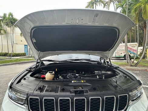 Used 2024 Jeep Grand Cherokee Laredo X RWD image 25