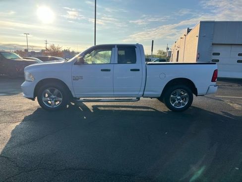 Used 2019 RAM 1500 Express w/ Express Value Package AWD/4WD image 3