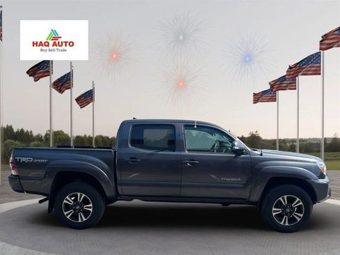 Used 2014 Toyota Tacoma 4x4 Double Cab w/ TRD Sport Package image 4