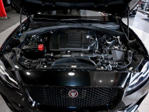 Used 2019 Jaguar F-PACE R-Sport image 51