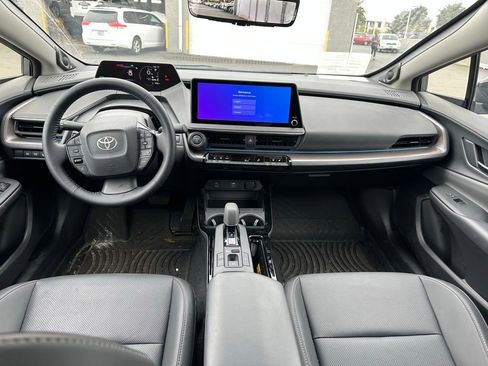 Used 2025 Toyota Prius Limited w/ Limited Premium Package FWD image 10