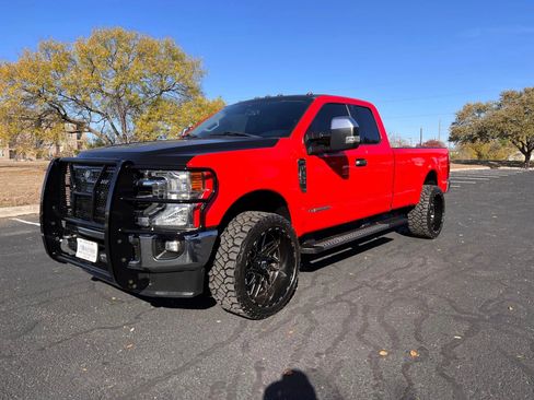 Used 2021 Ford F350 Lariat w/ Chrome Package image 8