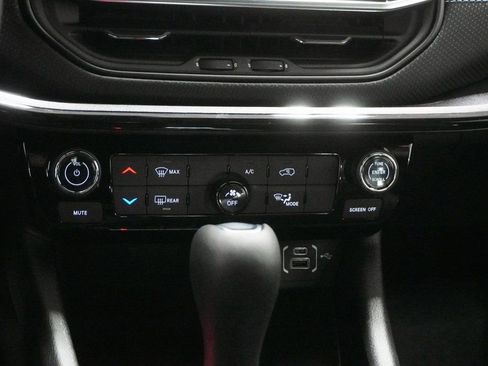 New 2026 Jeep Compass Latitude image 24