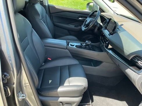 Used 2023 Nissan Rogue SL w/ SL Premium Package AWD/4WD image 18