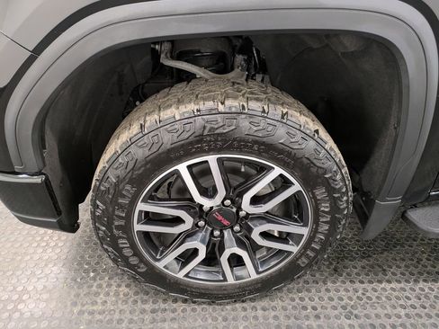 Used 2025 GMC Sierra 1500 AT4 AWD/4WD image 7