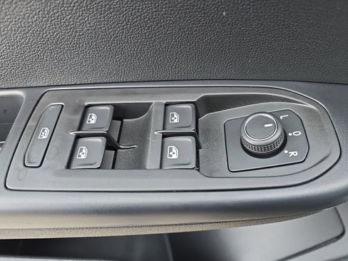 New 2026 Volkswagen Taos S FWD image 17