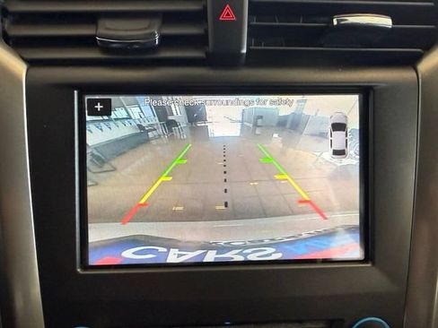 Used 2018 Ford Fusion SE w/ Equipment Group 602A FWD image 12