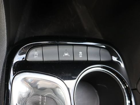 Used 2023 Buick Encore GX Preferred w/ Cold Weather Comfort Package FWD image 9