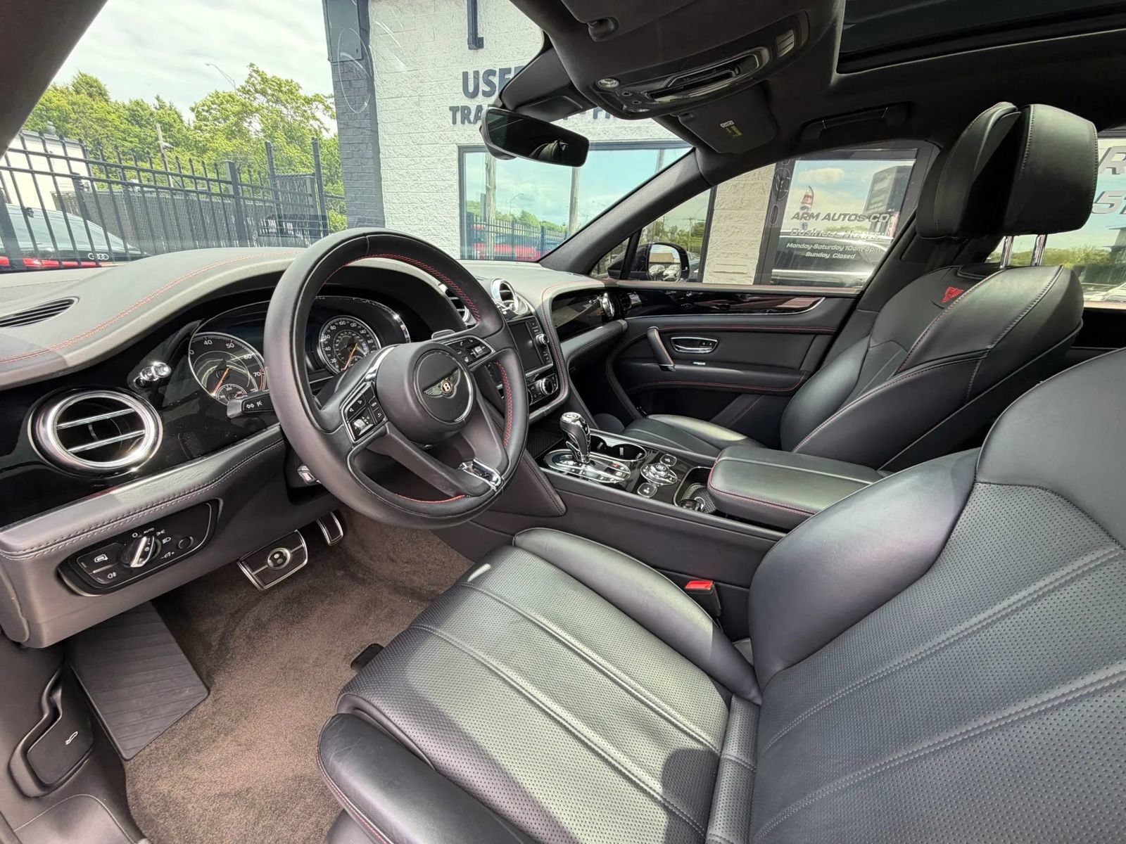 Used 2020 Bentley Bentayga AWD/4WD image 51