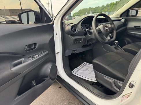 Used 2023 Nissan Kicks S FWD image 13