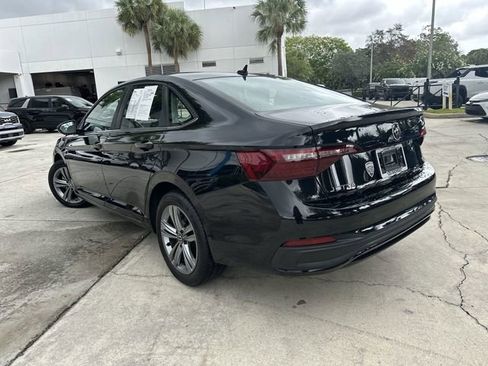 Used 2024 Volkswagen Jetta SE FWD image 16