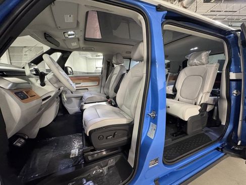 New 2025 Volkswagen ID. Buzz 1st Edition image 46