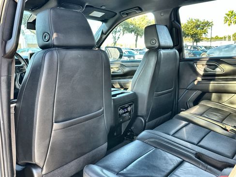 Used 2024 Chevrolet Suburban LT image 13