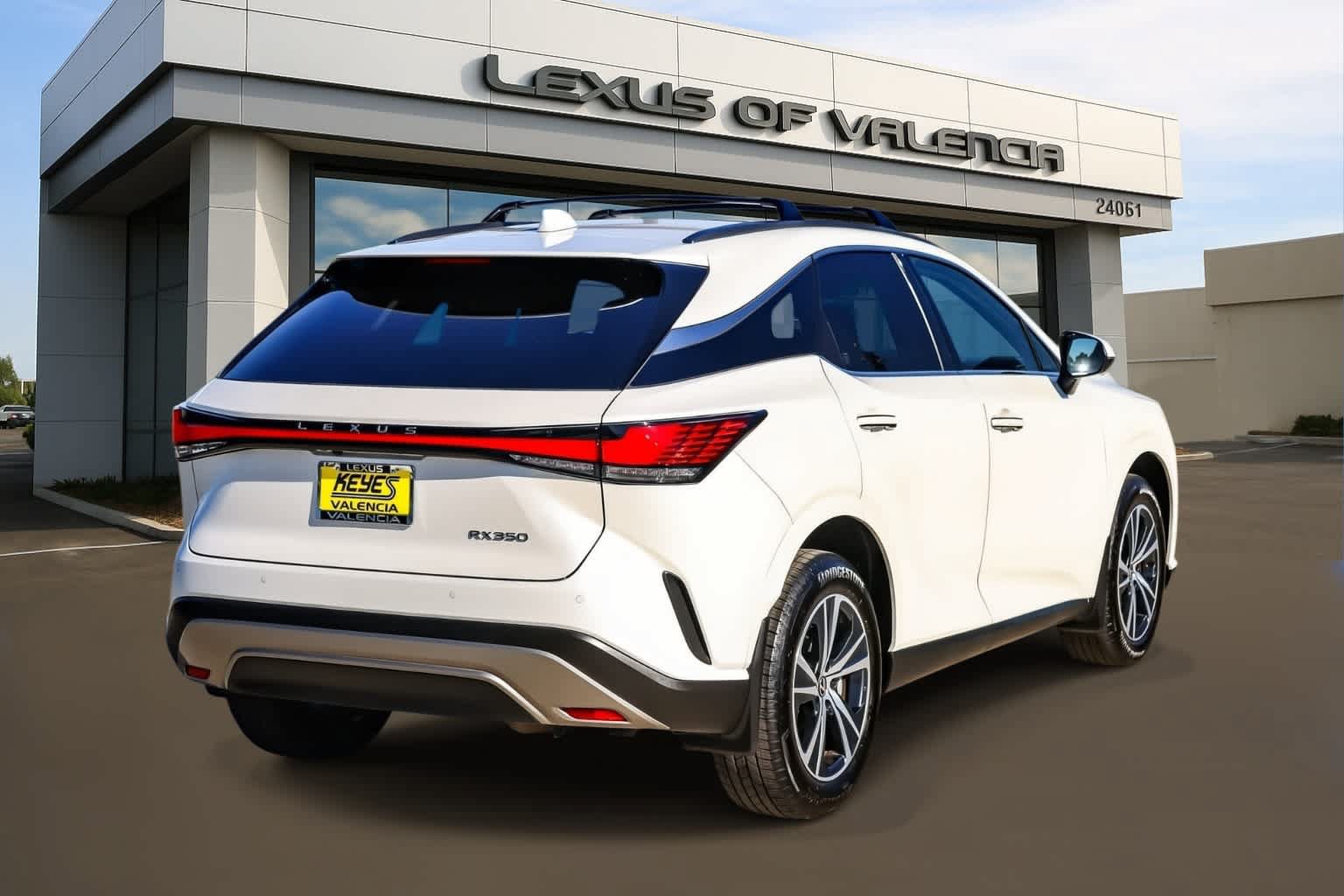 Used 2024 Lexus RX 350 Premium w/ Accessory Package (Z1) FWD image 4