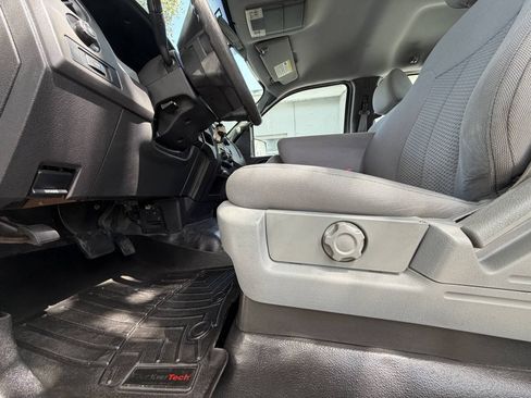 Used 2013 Ford F150 XL w/ Mid Equipment Group RWD image 11