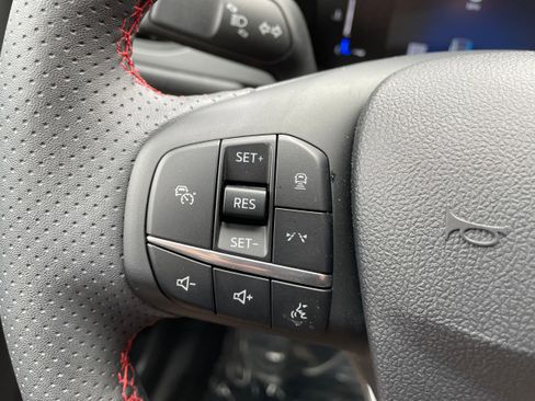 Used 2024 Ford Escape ST-Line w/ Tech Pack #1 AWD/4WD image 17