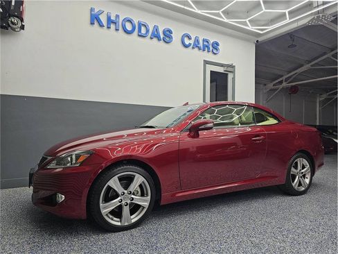 Used 2014 Lexus IS 250C w/ Navigation System Package RWD image 2