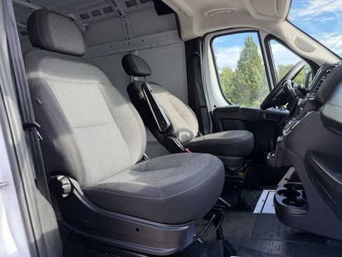 Used 2025 RAM ProMaster 2500 w/ Convenience Group FWD image 34