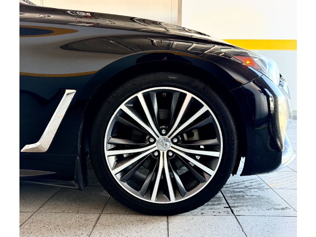 Used 2019 INFINITI Q60 3.0t RWD image 12
