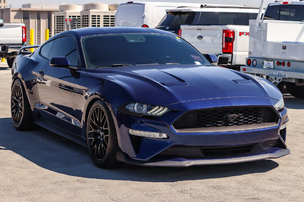 Used 2020 Ford Mustang Premium w/ Equipment Group 201A RWD image 3
