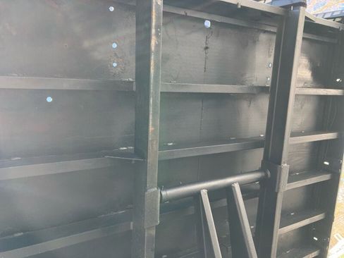 Used 2008 Ford F550 4x4 Regular Cab Super Duty image 26