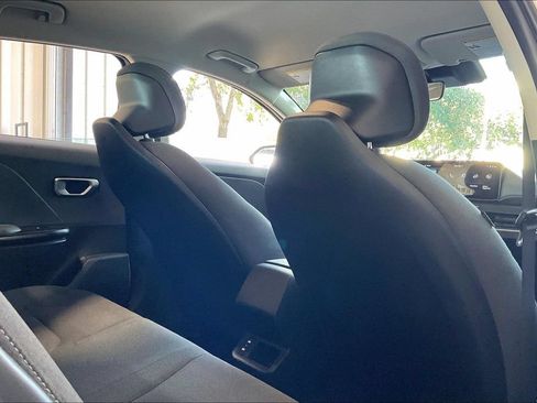 Used 2025 Kia K4 FWD image 19