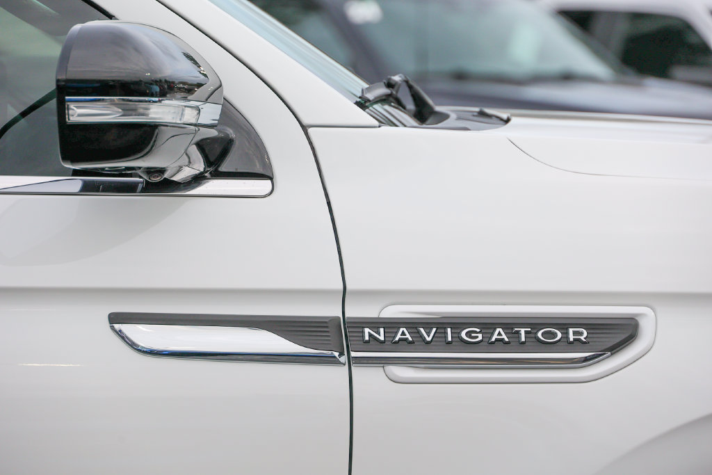 Used 2024 Lincoln Navigator Premiere AWD/4WD image 26