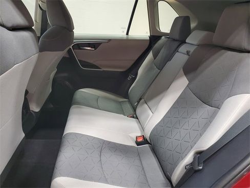 Used 2021 Toyota RAV4 XLE image 11