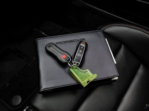 Used 2024 Porsche 911 Carrera w/ Premium Package image 84