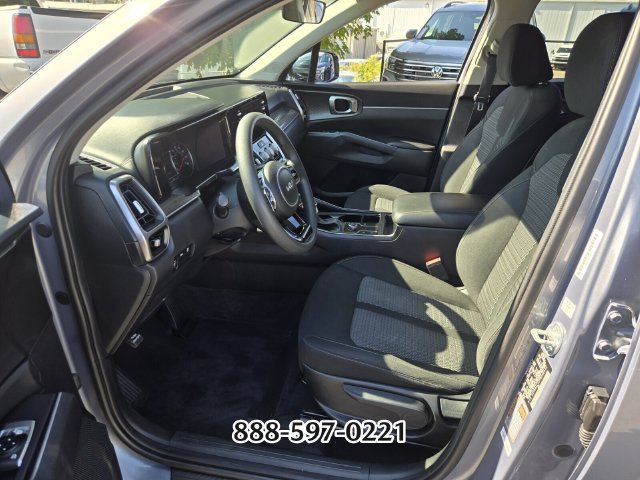Used 2023 Kia Sorento LX FWD image 10