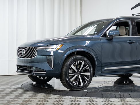 New 2026 Volvo XC90 B6 Core image 26