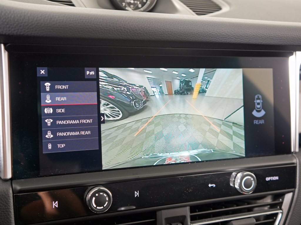 Certified 2023 Porsche Macan Turbo AWD/4WD image 30