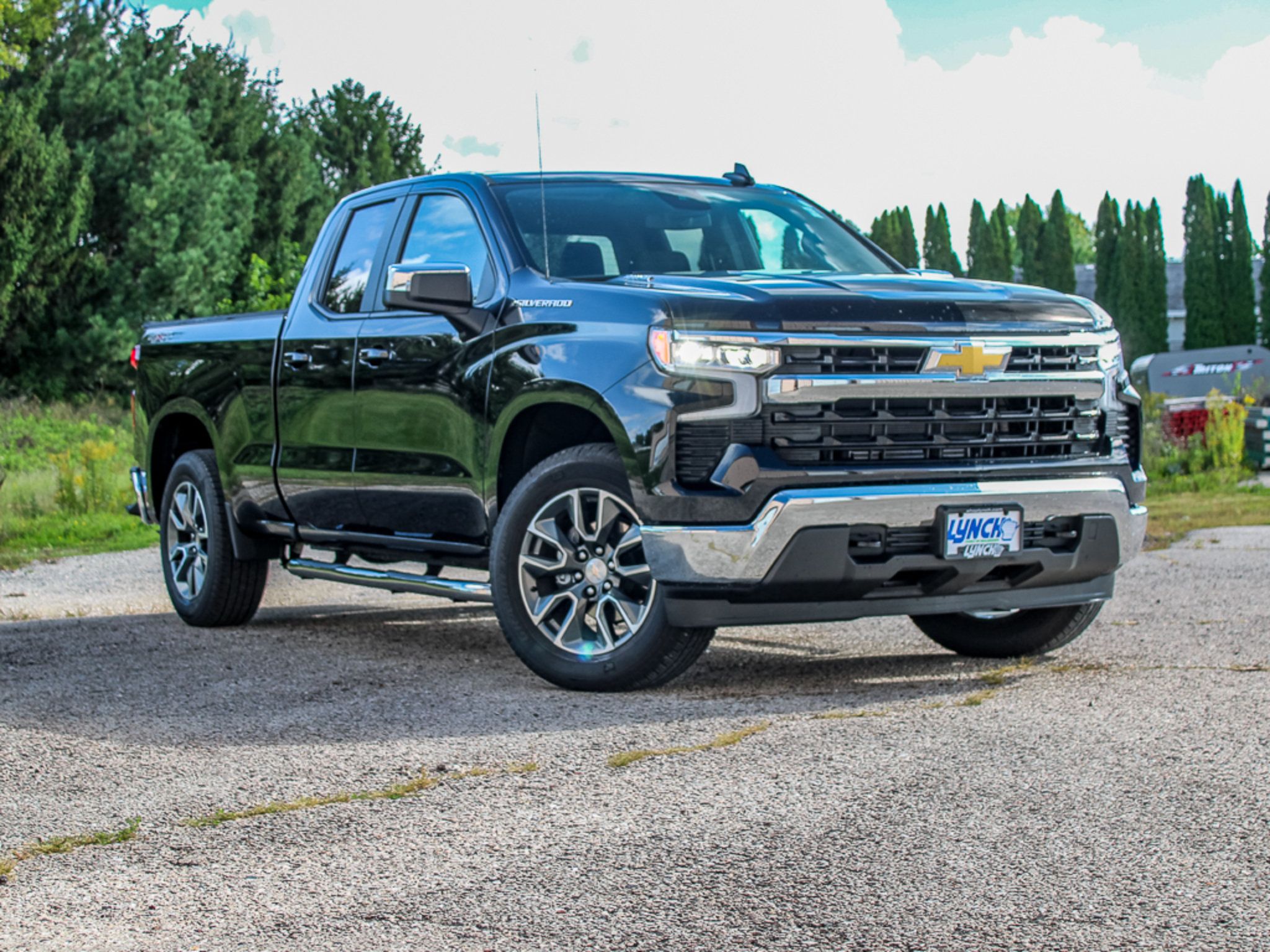 Used 2025 Chevrolet Silverado 1500 LT AWD/4WD image 31
