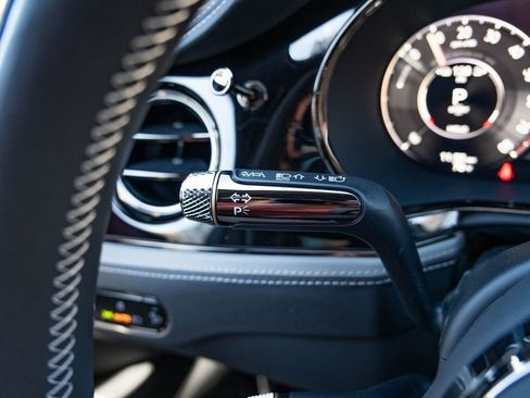 Used 2025 Bentley Flying Spur Plug-In Hybrid AWD/4WD image 20