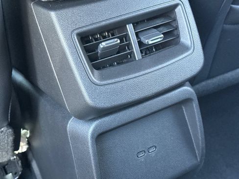 Used 2024 Chevrolet Equinox EV LT FWD image 38