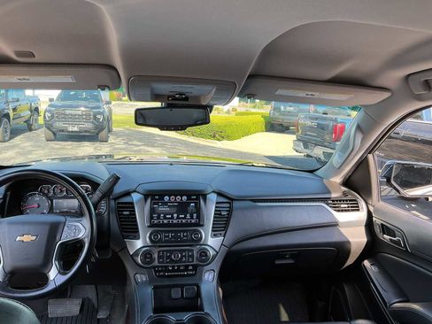 Used 2019 Chevrolet Suburban LT AWD/4WD image 7