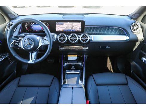 Used 2024 Mercedes-Benz GLB 250 4MATIC image 12