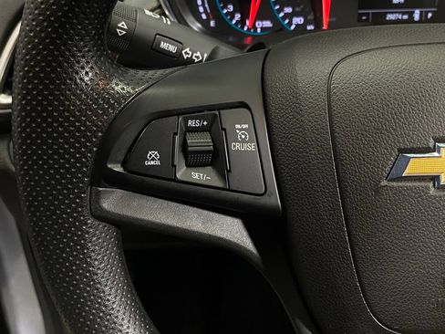 Used 2020 Chevrolet Trax LT FWD image 31