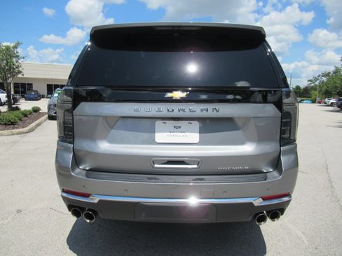 Used 2026 Chevrolet Suburban Premier AWD/4WD image 6