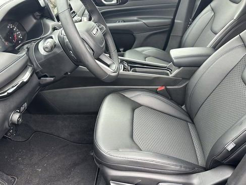 New 2026 Jeep Compass Latitude image 9