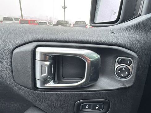 Used 2025 Jeep Wrangler Unlimited Sahara image 10