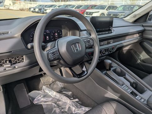 Certified 2025 Honda Accord SE image 11