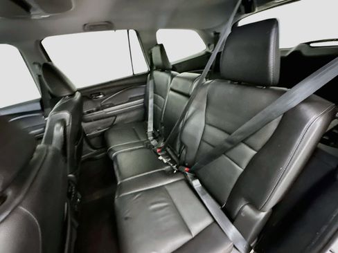 Used 2019 Honda Pilot Touring image 30